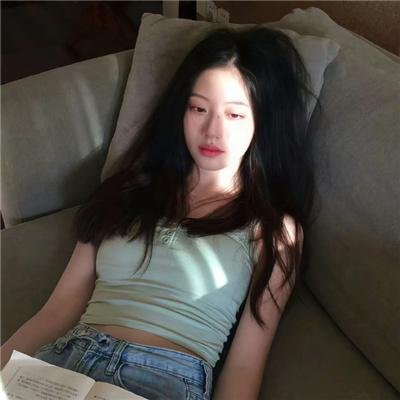 站起来的女孩